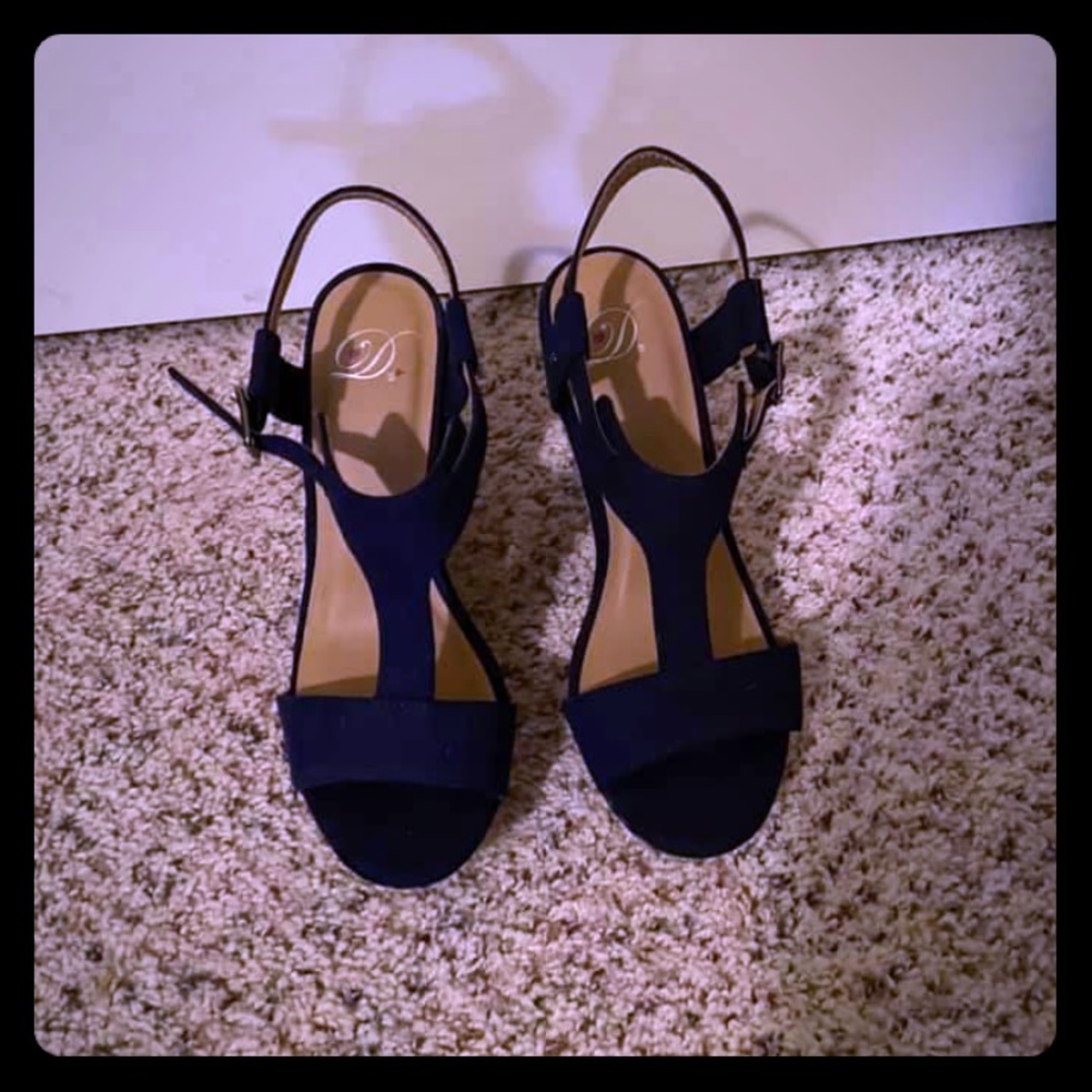 Blue wedges